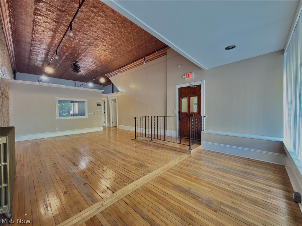 153 S Main Street Columbiana OH 44408