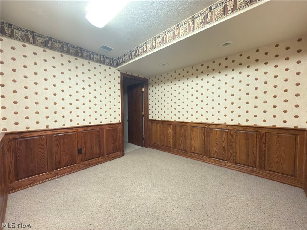 153 S Main Street Columbiana OH 44408