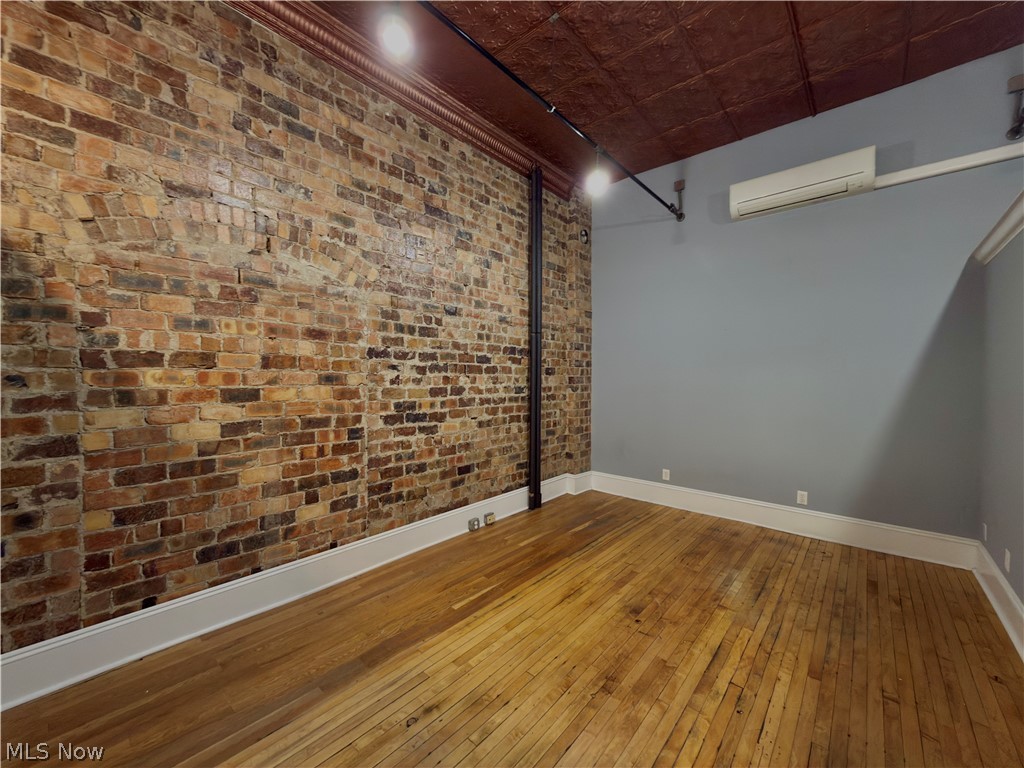 153 S Main Street Columbiana OH 44408