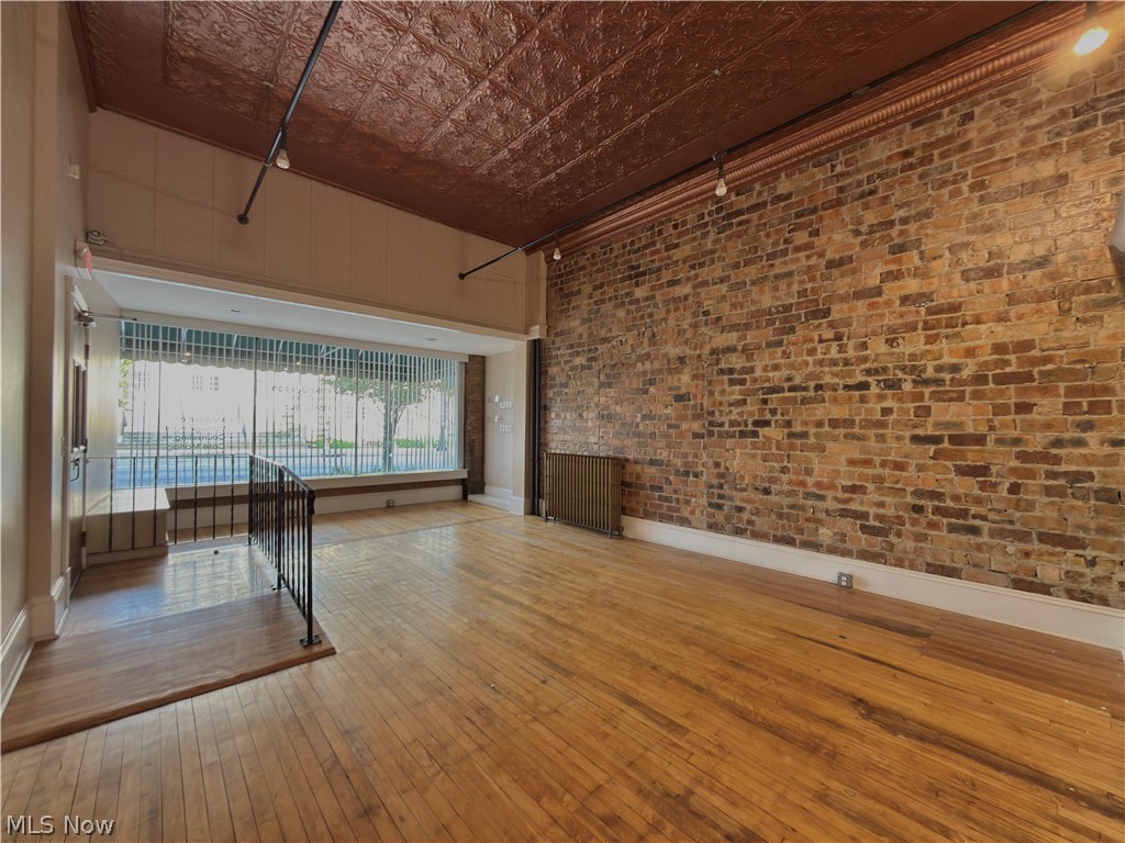 153 S Main Street Columbiana OH 44408