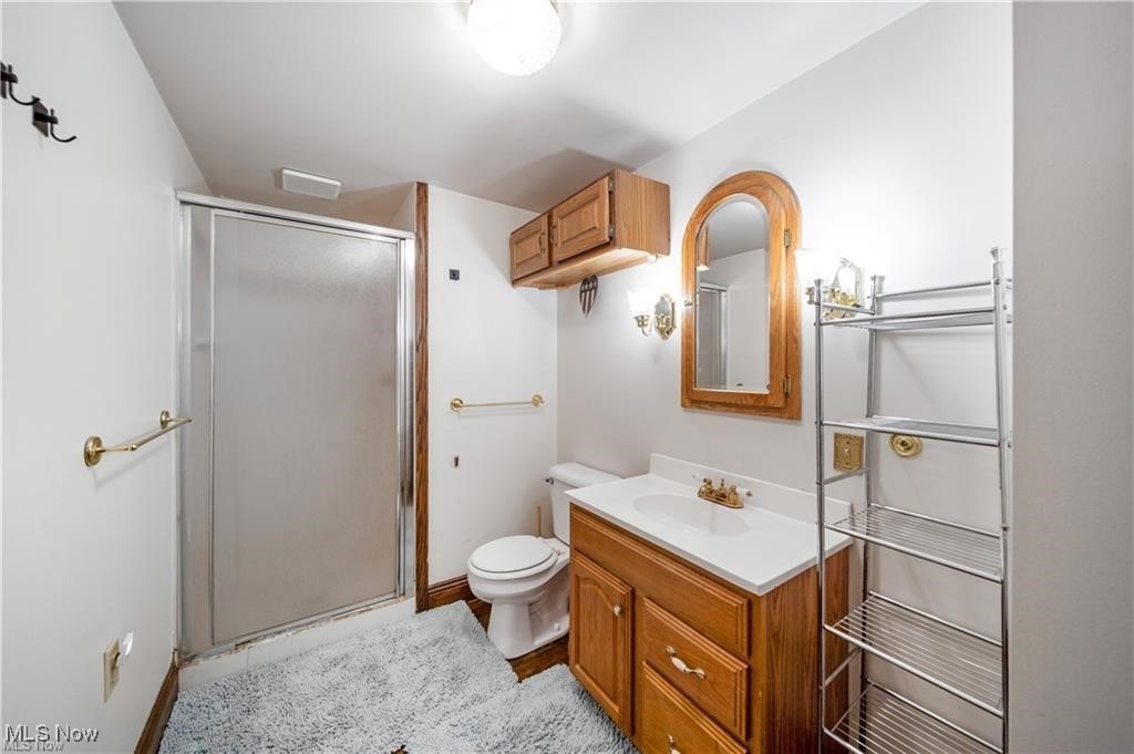 22 E Main Street Geneva OH 44041