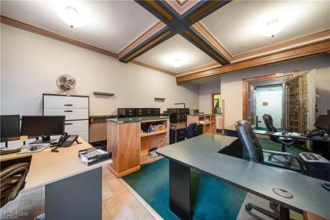 22 E Main Street Geneva OH 44041