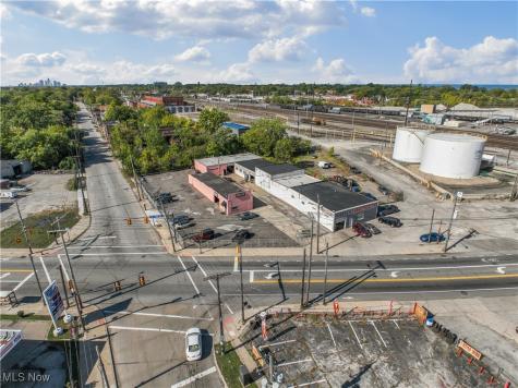 638 E 152nd Street Cleveland OH 44110