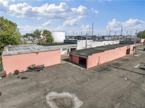 638 E 152nd Street Cleveland OH 44110