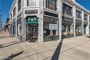 2082 W 65th Cleveland OH 44102