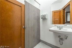 2082 W 65th Cleveland OH 44102