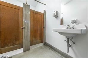 2082 W 65th Cleveland OH 44102