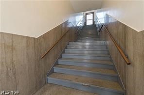 2082 W 65th Cleveland OH 44102