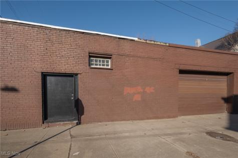 1194 E 60th Street Cleveland OH 44103