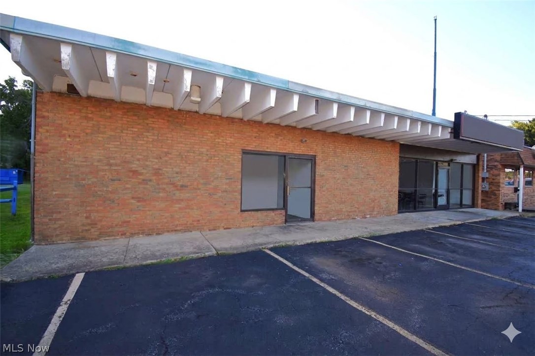 1305 S Raccoon Road Austintown OH 44515