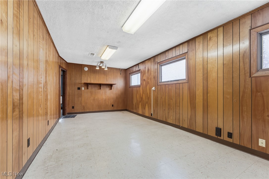 1817 Fulton Road Canton OH 44709