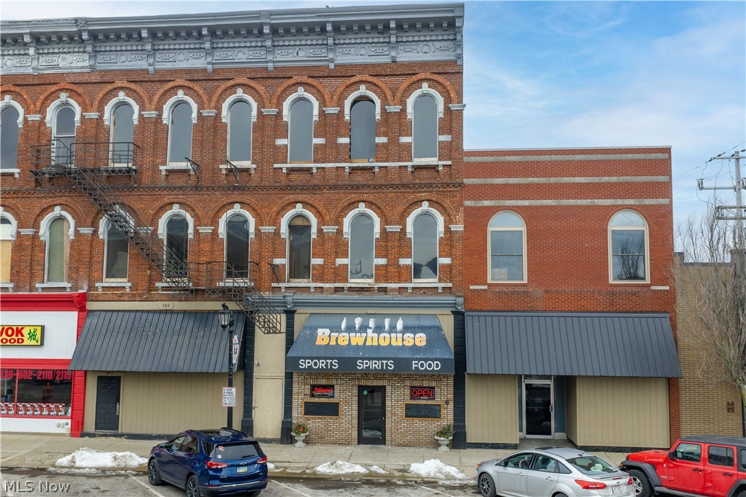127 S Broadway Street New Philadelphia OH 44663