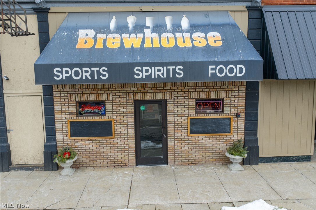 127 S Broadway Street New Philadelphia OH 44663