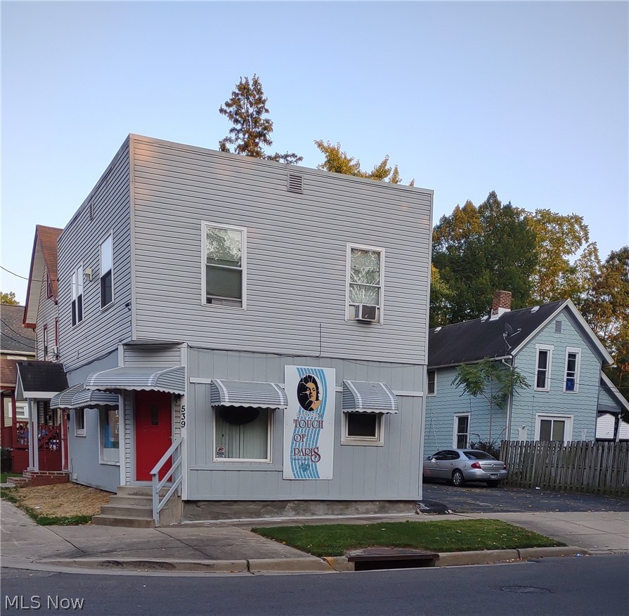 539 East Avenue Akron OH 44320