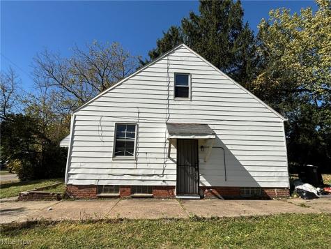 16015 S Lotus Street Cleveland OH 44128