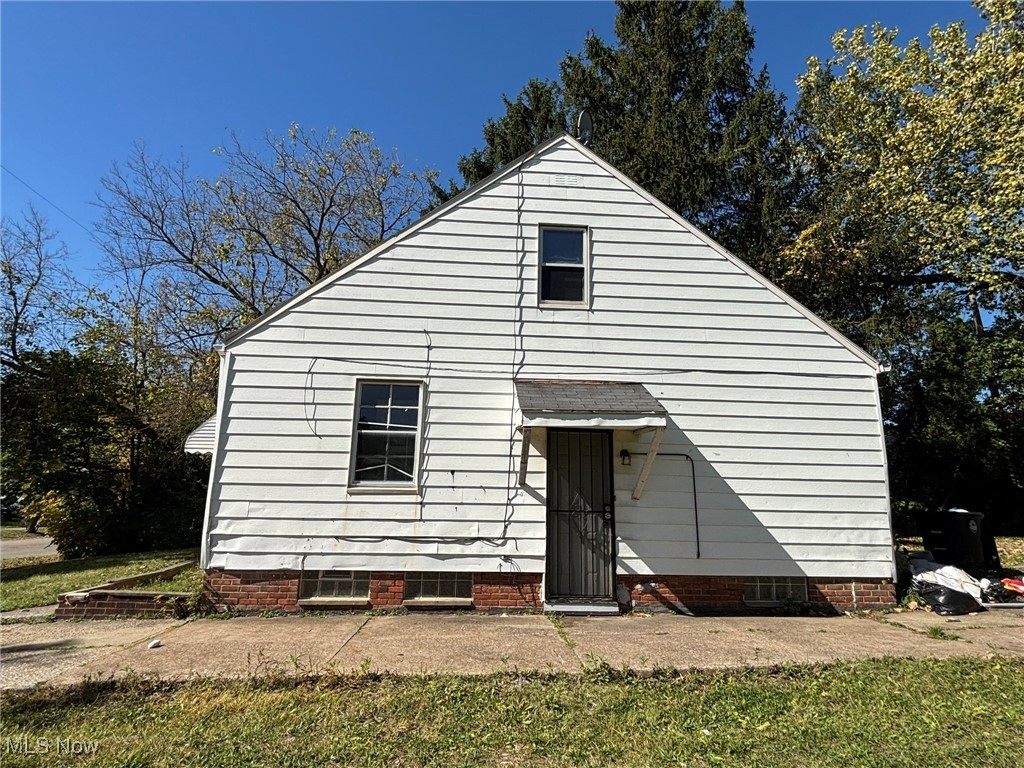 16015 S Lotus Street Cleveland OH 44128