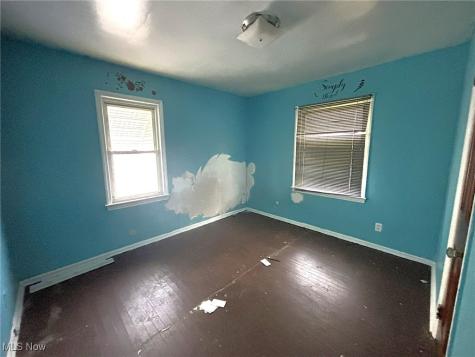 16015 S Lotus Street Cleveland OH 44128