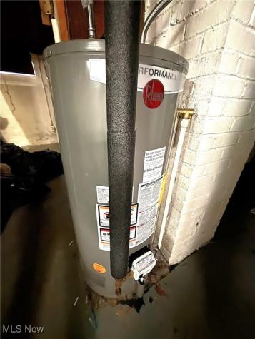 16015 S Lotus Street Cleveland OH 44128