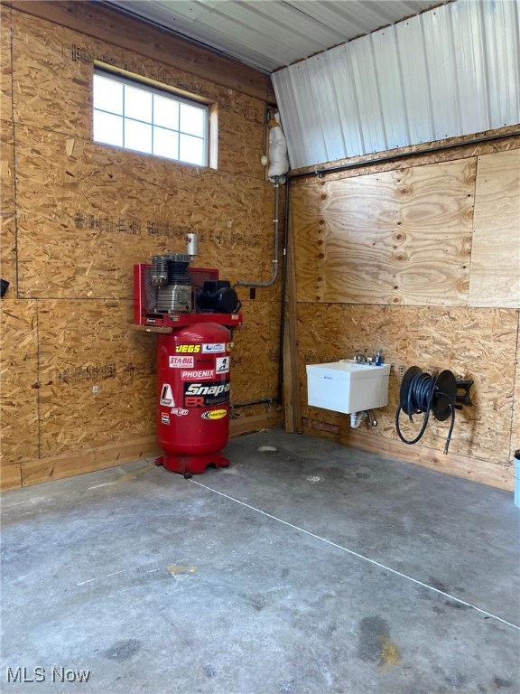 825 Brookfield Avenue Masury OH 44438