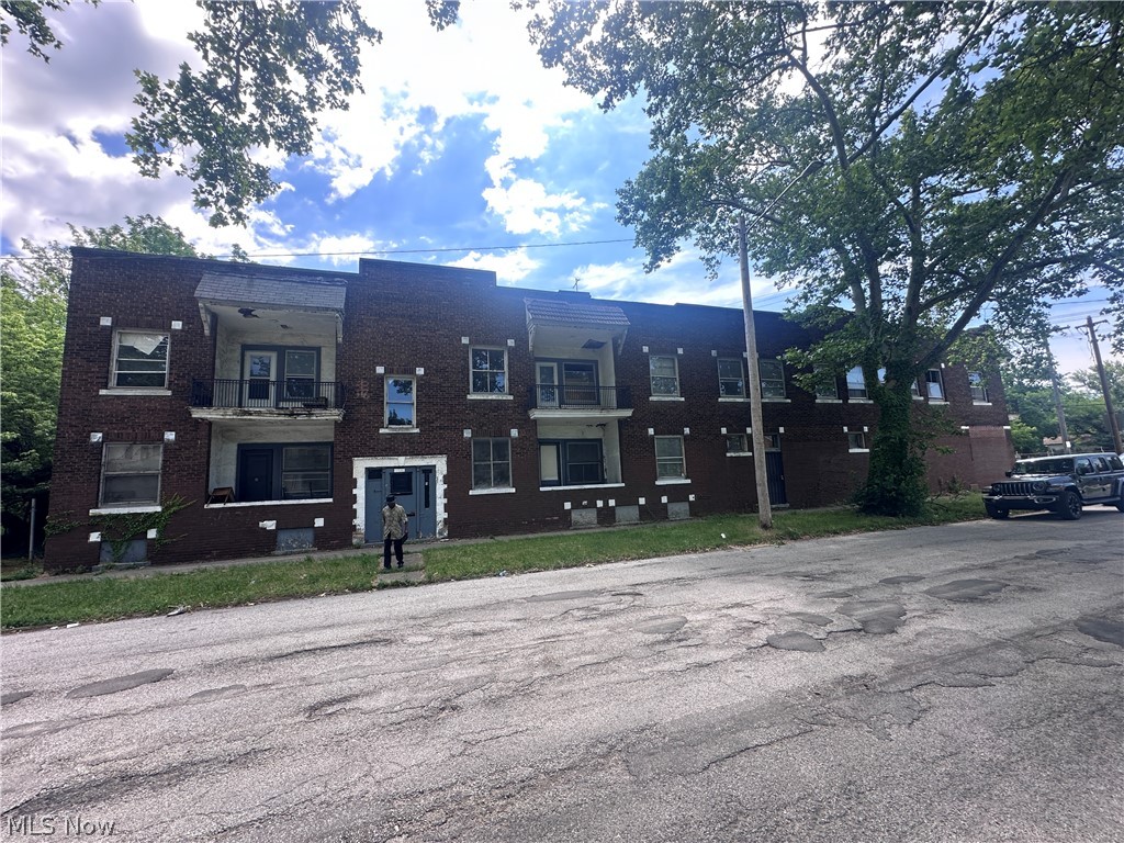 741 E 99th Cleveland OH 44108