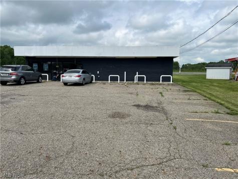 1361 N Leavitt Road NW Leavittsburg OH 44430