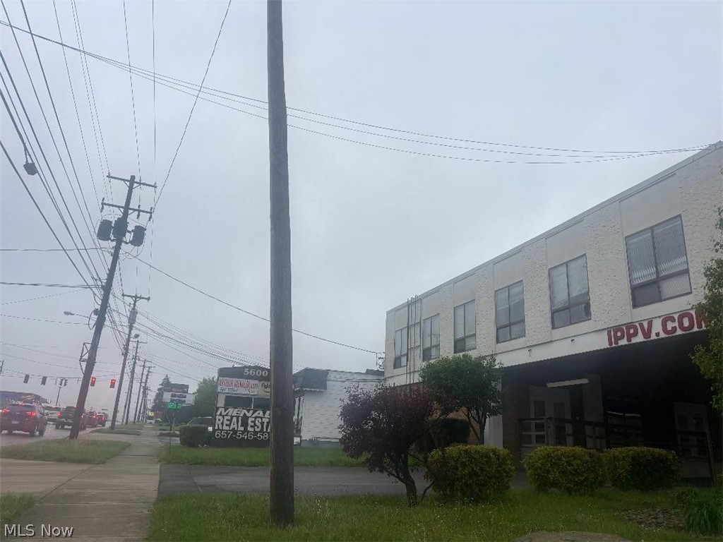 5600 5600 Street Youngstown OH 44512
