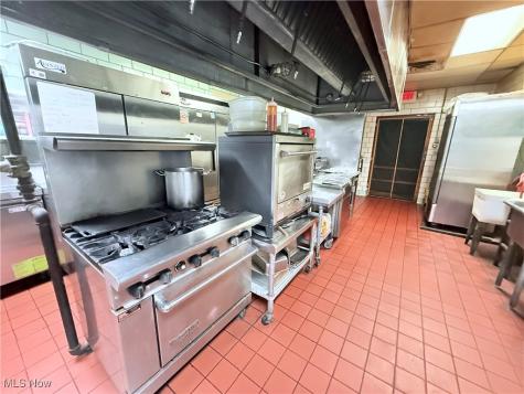 28 Penn Avenue SE Massillon OH 44646