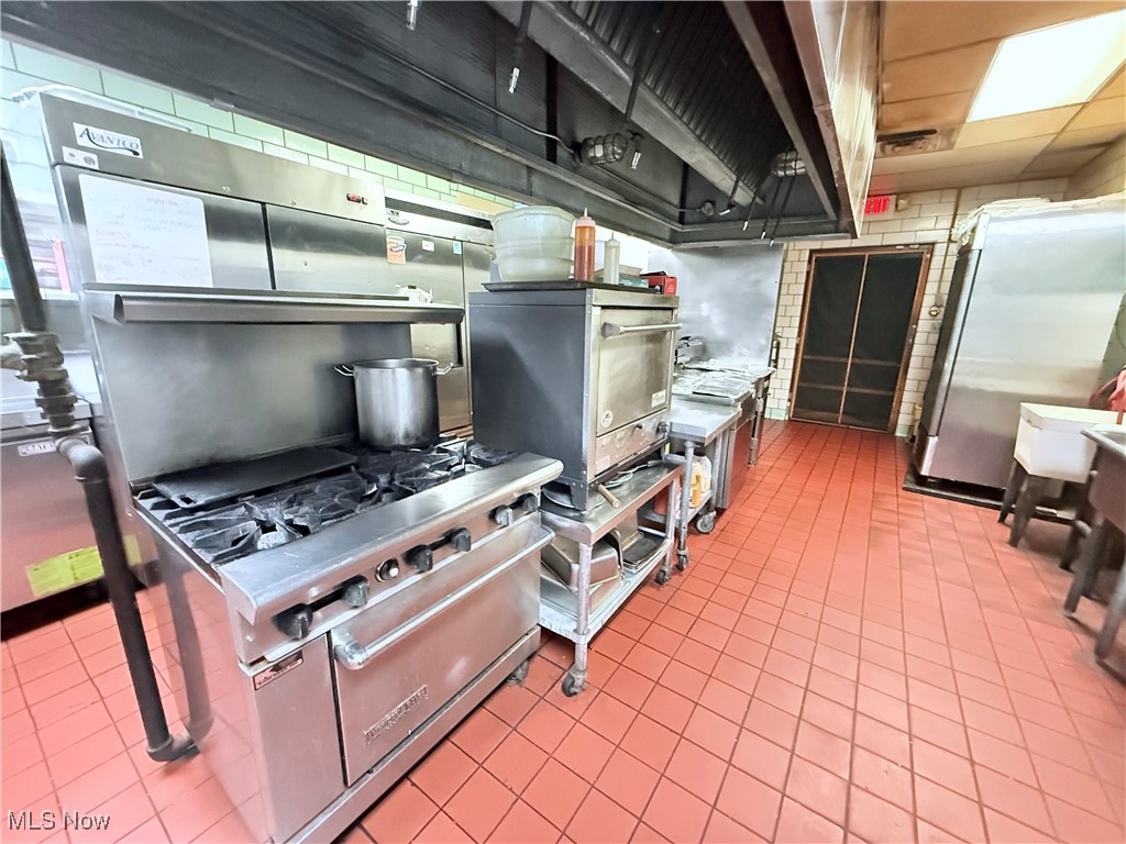 28 Penn Avenue SE Massillon OH 44646