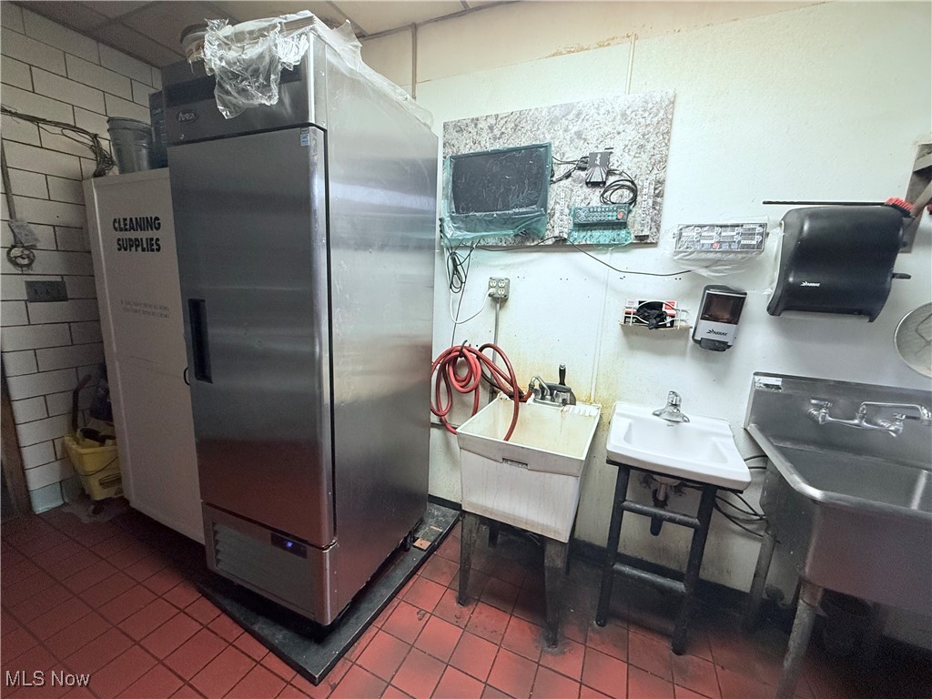 28 Penn Avenue SE Massillon OH 44646