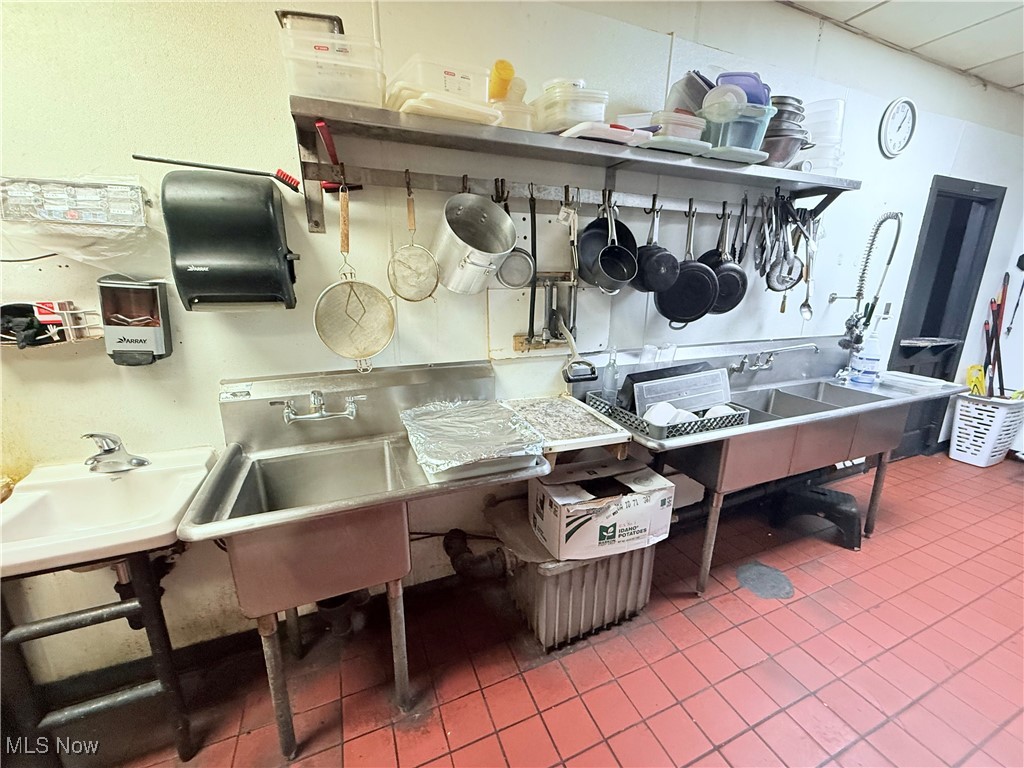 28 Penn Avenue SE Massillon OH 44646