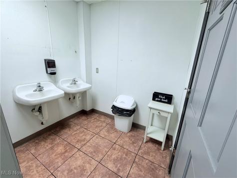 28 Penn Avenue SE Massillon OH 44646