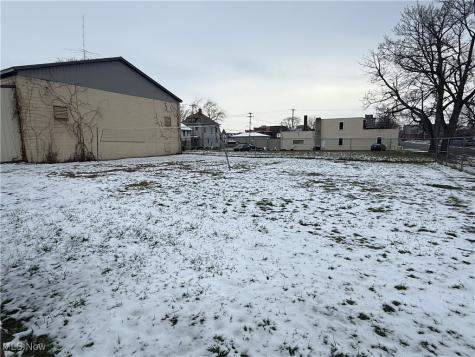 28 Penn Avenue SE Massillon OH 44646