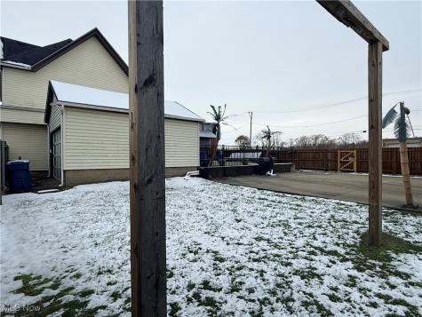 28 Penn Avenue SE Massillon OH 44646