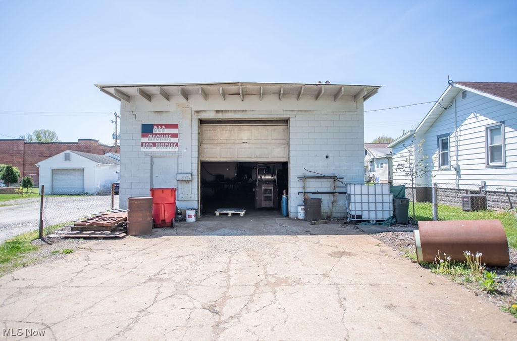 1128 N Main Street Uhrichsville OH 44683