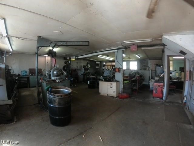 1128 N Main Street Uhrichsville OH 44683