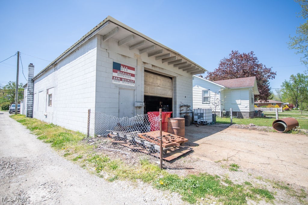 1128 N Main Street Uhrichsville OH 44683