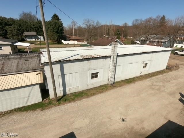 1128 N Main Street Uhrichsville OH 44683