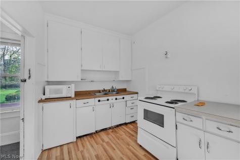 2197 Murray Hill Road Cleveland OH 44106