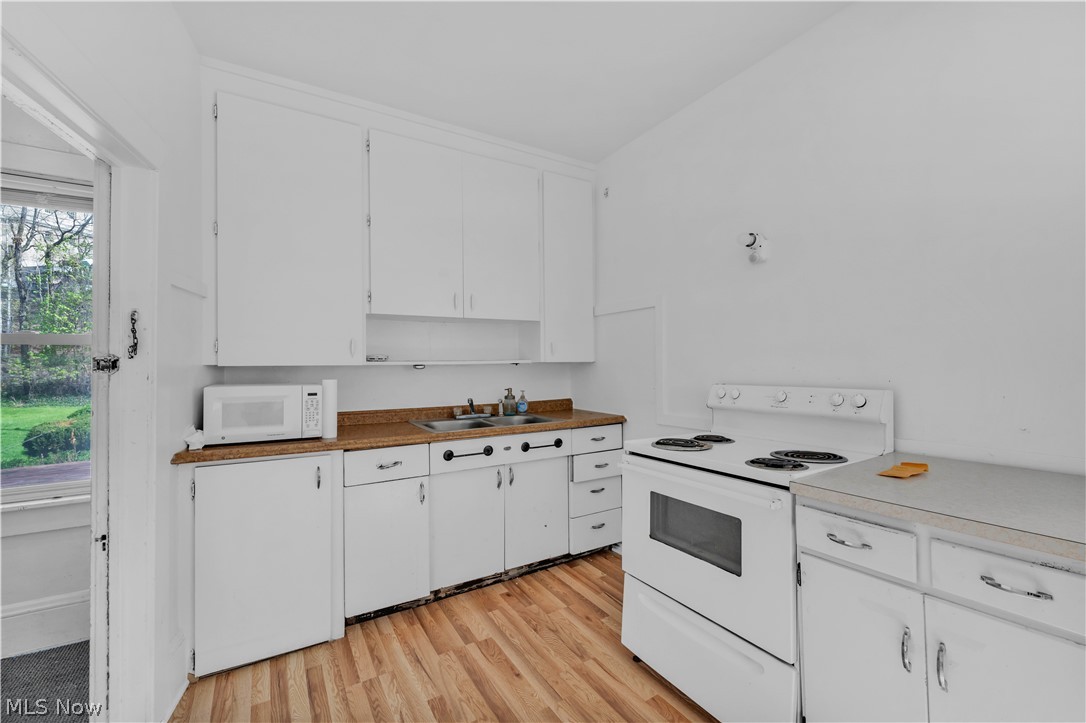 2197 Murray Hill Road Cleveland OH 44106