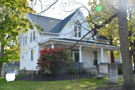 214 E Park Street Chardon OH 44024