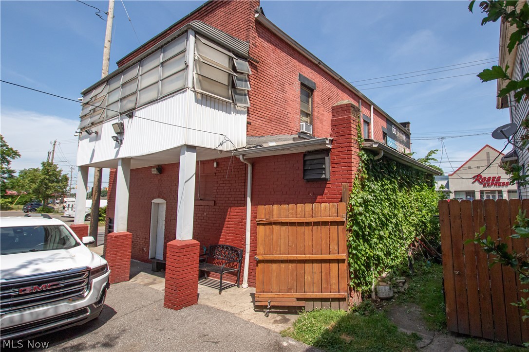 6602 Harvard Avenue Cleveland OH 44105