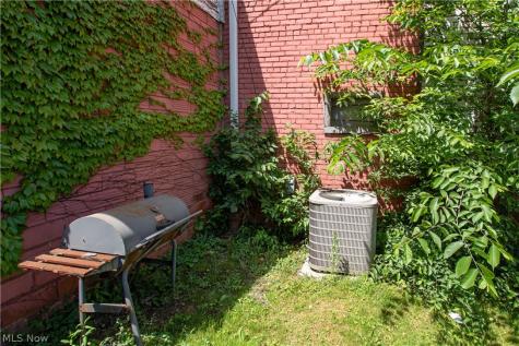 6602 Harvard Avenue Cleveland OH 44105