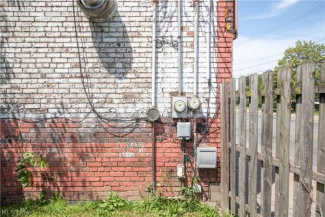 6602 Harvard Avenue Cleveland OH 44105