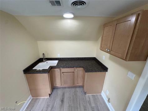 2709 Clark Avenue Cleveland OH 44109