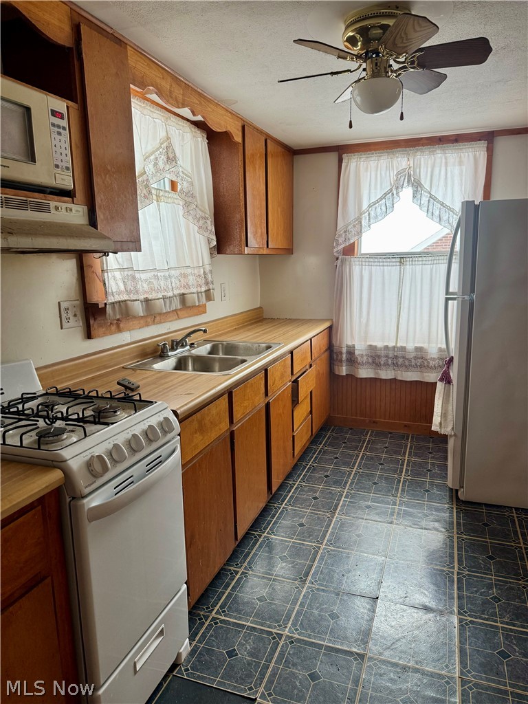 374 Niles Cortland Road SE Warren OH 44484