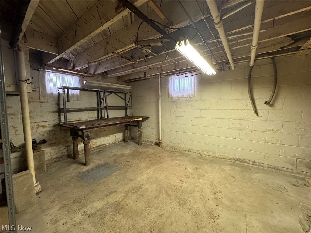 374 Niles Cortland Road SE Warren OH 44484