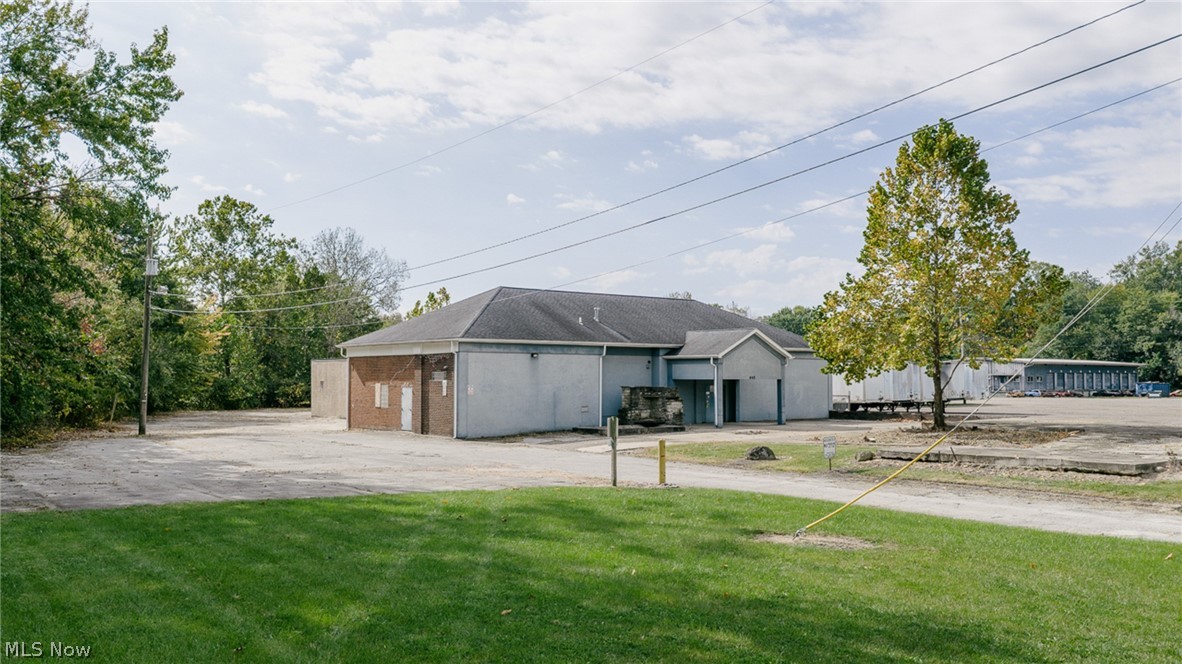 645 Summit Street Warren OH 44446