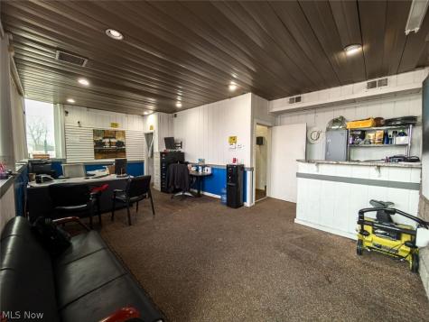 2203 Navarre Road SW Canton OH 44706