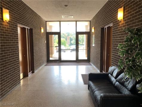 2223 Fulton Road NW Canton OH 44709