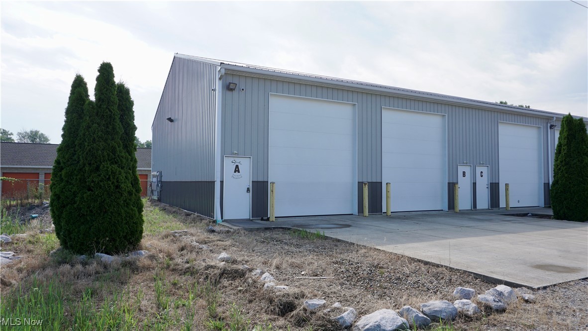 265 Pleasantview Avenue Sheffield Lake OH 44054